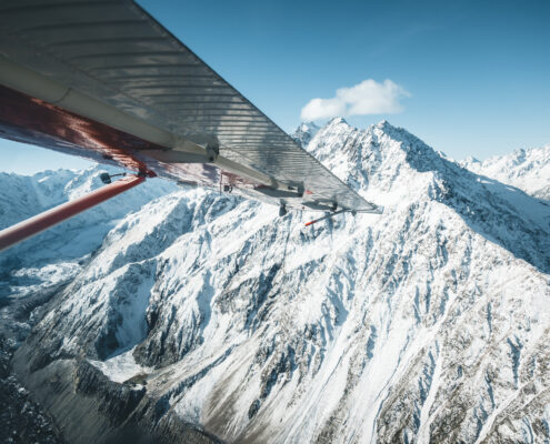 A heli wing with the Mount Cook peak