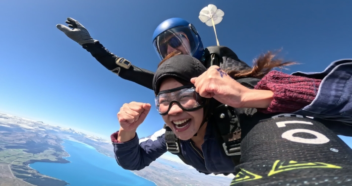 Skydive Mount Cook Frefall woman