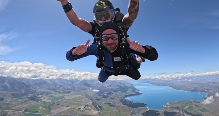 Skydive Mount Cook freefall man